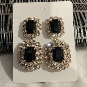 ⭐️🖤Gorgeous GoldTone Black Crystal Drop Earrings